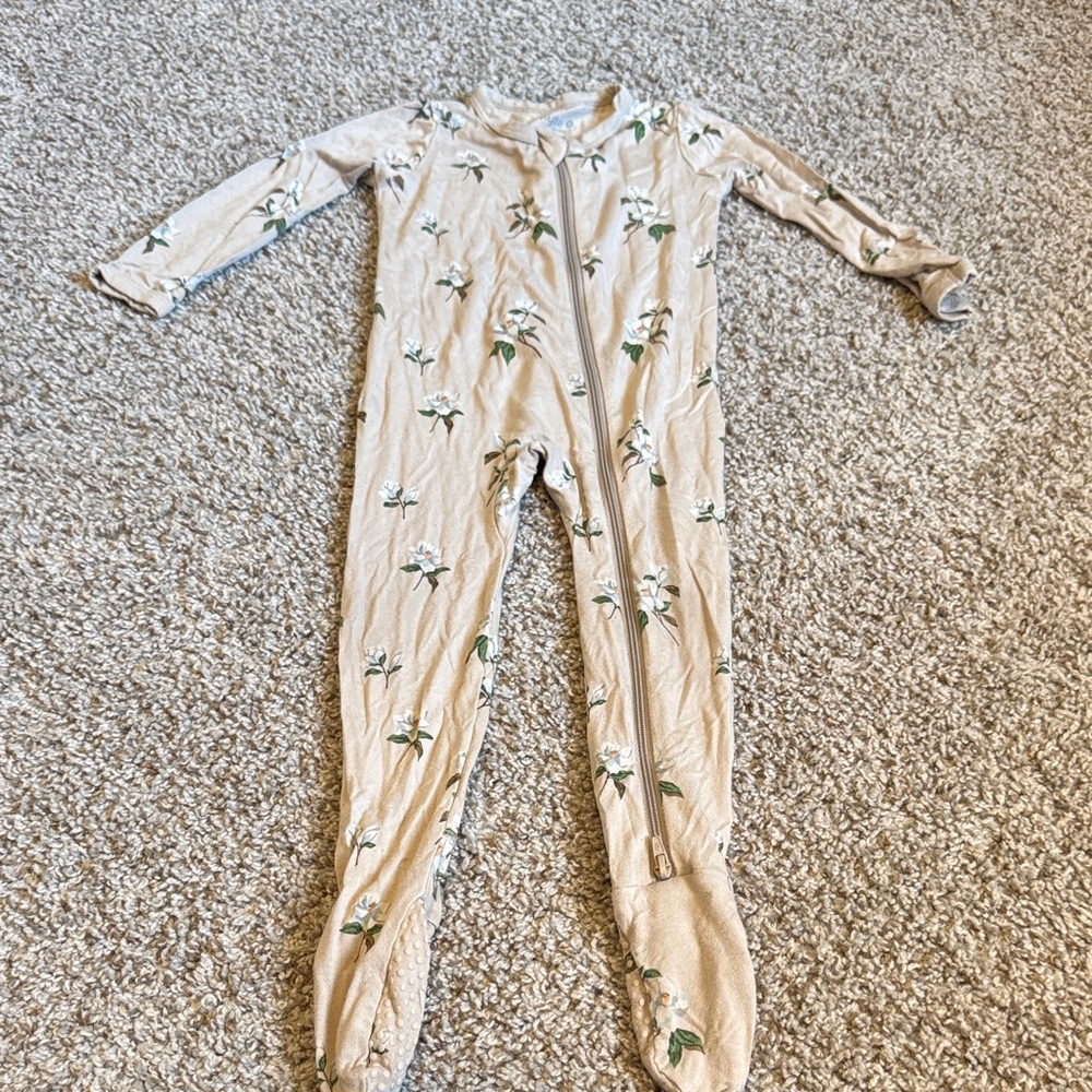 Kyte BABY Size 12-18 Zippered Footie - Khaki Magnolia
